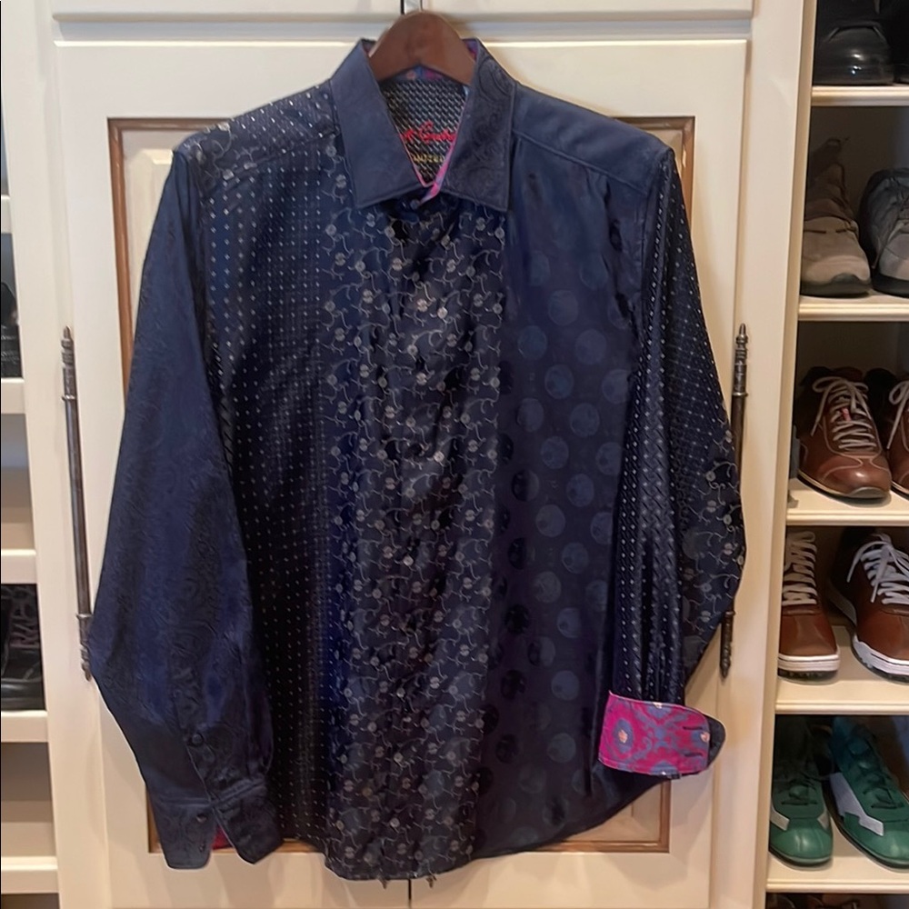 NWOT Robert Graham Limited Edition Shirt